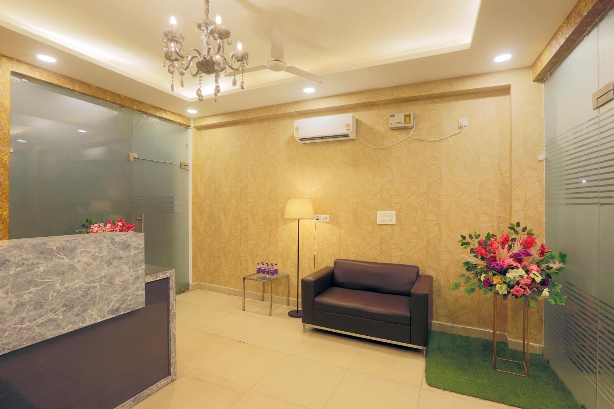 Hotel Lemon Suites & Banquet Noida Sector 62 Exterior foto